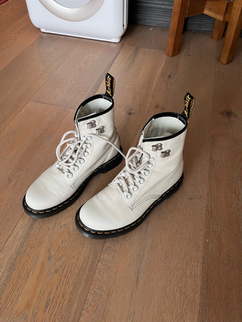 Dr. Martens 101 Silver Hardware Virginia Leather White Lace-Up Ankle Boots - Picture 5 of 8
